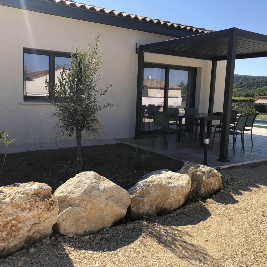 Terrasse - Villa L'Olivier - Villas La Caverne - Location de Vacances - Location de Villas - Ardèche - Vallon Pont d'Arc - Piscine - Crédit photo @Villas-la-Caverne